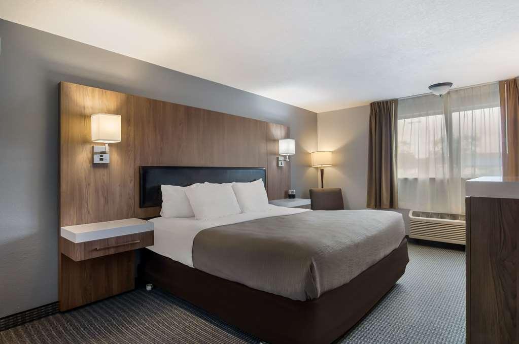 Quality Inn & Suites Silverdale Bangor-Keyport Стая снимка