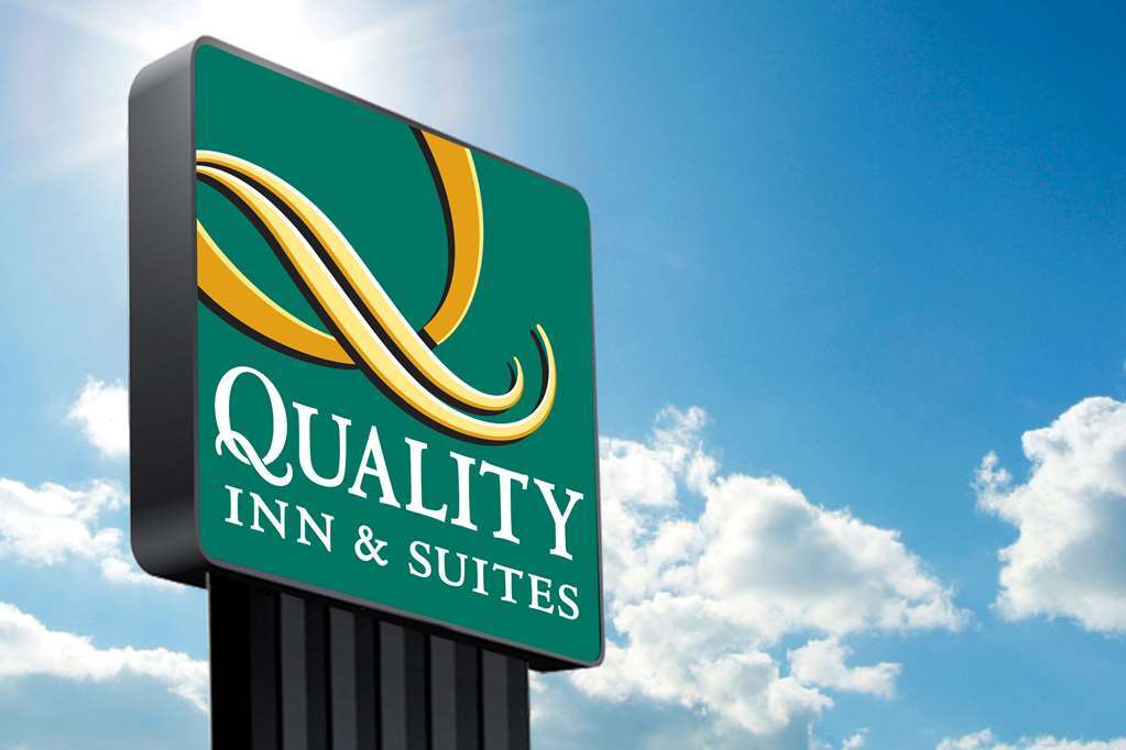 Quality Inn & Suites Silverdale Bangor-Keyport Екстериор снимка